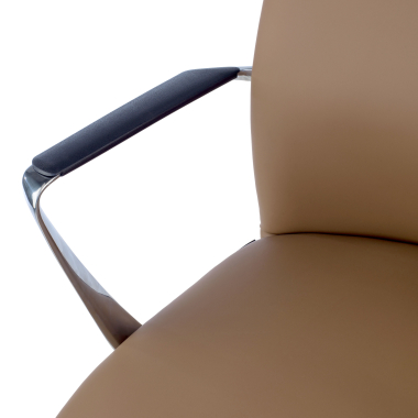 fauteuil de bureau beige dossier bas simil cuir accoudoirs fixes 6
