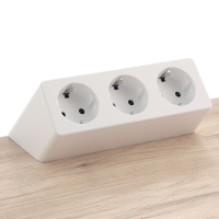 Multiprise pour bureau Edge, design incliné, 3 prises et fixation par pince