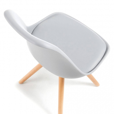 chaise scandinave gris chaise pieds en bois plastique sans accoudoirs 5