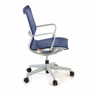 chaise de bureau design blanc bleu structure noire maille accoudoirs fixes 7