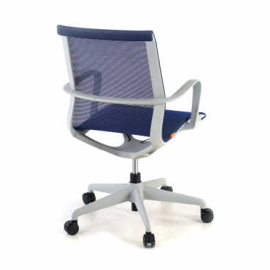 chaise de bureau design blanc bleu structure noire maille accoudoirs fixes 8