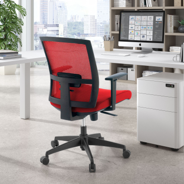 chaise ergonomique rouge structure noire maille accoudoirs reglables 1d soutien lombaire 2
