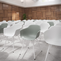 Chaise de Conférence Alice, 4 pieds, design enveloppant
